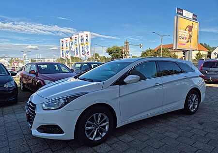 Hyundai i40 cw blue 1.7 CRDi Navi. Kamera SHZ. Tempomat