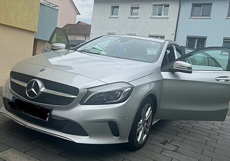 Mercedes-Benz A 200 d 4MATIC Urban DCT Urban