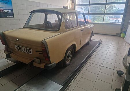 Trabant 601 ->Verwendung zum Wiederaufbau