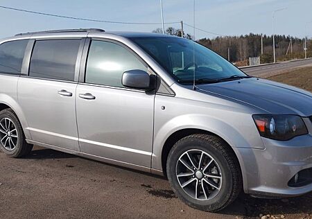 Dodge Grand Caravan GT 3.6 V6 BT Klima NAVI SH Leder