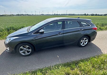 Hyundai i40 cw 1.7 CRDi World Cup 2014 100kW Automatik