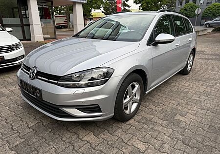 VW Golf Volkswagen VII 1.6TDI Variant *NAVI*SCHECKHEFT*PDC*