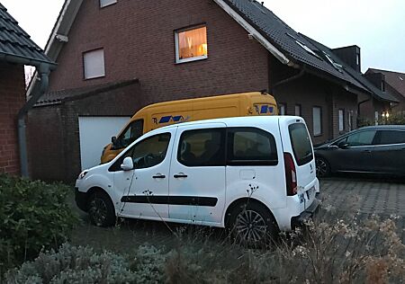Peugeot Partner Tepee Tepee Active 90 HDI Rollstuhlumbau