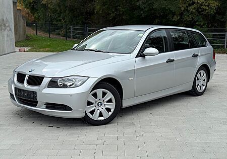 BMW 320i Touring AUTOMATIK/1.HAND/KLIMA/PDC/SZHG