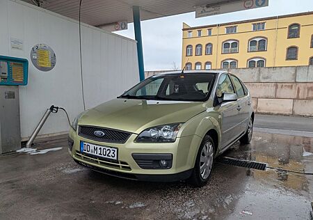 Ford Focus 1,6 Ghia