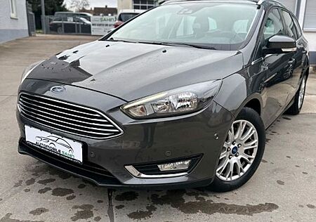 Ford Focus Turnier Titanium Automatik, LED