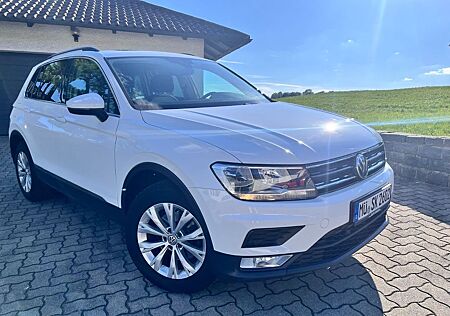 VW Tiguan Volkswagen Comfortline BMT/ 4Motion*NAVI*PANO*AHK*
