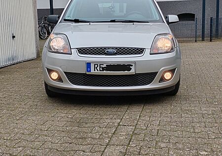 Ford Fiesta 1,4 16V Ghia Ghia