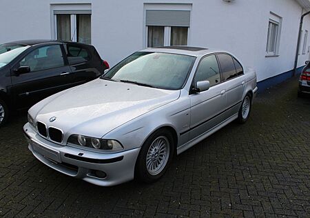 BMW 530d Baureihe 5 Lim. Vollausstattung mit M-Paket