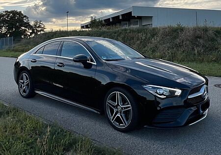 Mercedes-Benz CLA 200 - AMG Line / Limousine / Automatik /Pano