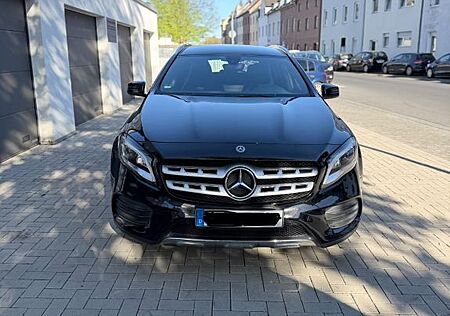 Mercedes-Benz GLA 180 DCT - AMG Line