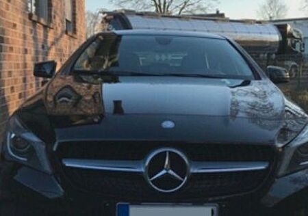 Mercedes-Benz CLA 180 Urban Urban