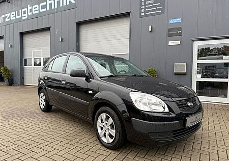 Kia Rio 1.4 Attract Tüv Neu aus erster Hand