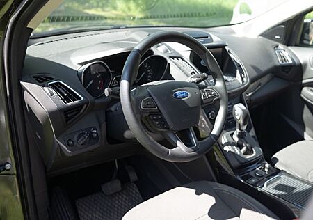 Ford Kuga 1,5 EcoBoost 4x2 110kW Titanium Automat...