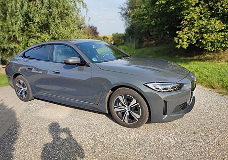 BMW i4 eDrive35 -DriveProf, AHK,HIFI, Garantieverl