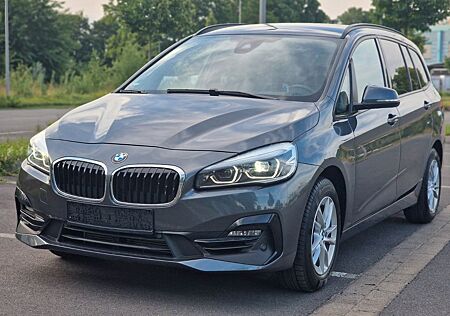 BMW 2er 218 *AUTO*XENON*7 SITZE*HEAD UP*LEDER*SPORT LINE