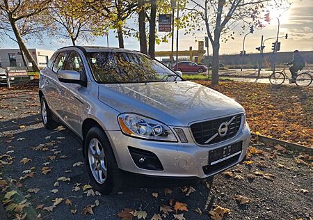 Volvo XC 60 Kinetic AWD Automatik/Bi-Color Leder/Pano