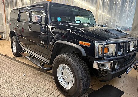 Hummer H2 Geiger Cars 8 K investiert