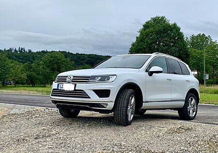 VW Touareg Volkswagen 3.0 V6 TDI Exclusive R-Line TOP-Austatt
