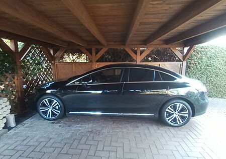 Mercedes-Benz EQE 300