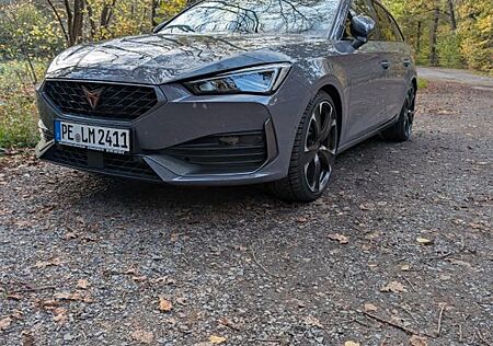 Cupra Leon 2.0 TSI 310ps VZ 4Drive Sportstourer Garant