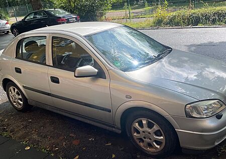 Opel Astra 1.6 Elegance Automatik Elegance