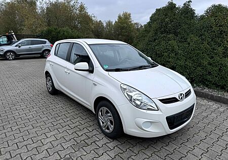 Hyundai i20 Classic I 1. Hand I Scheckheft I TÜV + Servi