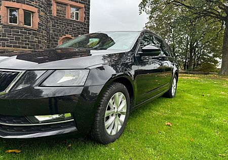 Skoda Octavia Combi Style Leder AHK