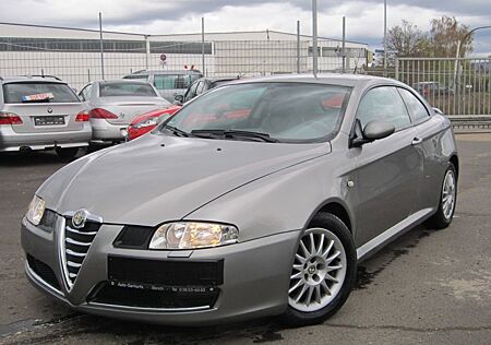 Alfa Romeo GT 2.0 16V JTS Distinctive TOP FAHREBREIT