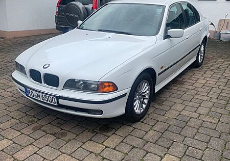 BMW 528i