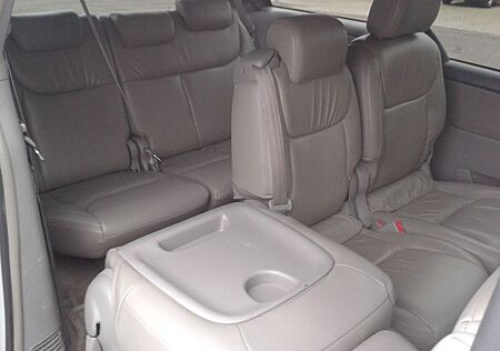 Toyota Sienna 3,3 LPG 8 Sitzer DVD Multimedia FESTPREIS
