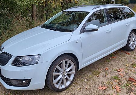 Skoda Octavia 1.4 TSI DSG Joy Combi Joy