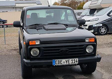Lada Niva gebraucht kaufen Lada Niva steht zum verkaufen!
