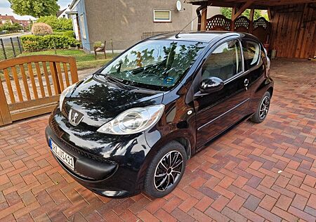 Peugeot 107 Urban Move Unfallfrei , Klima