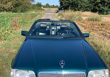 Mercedes-Benz E 220 Cabrio C124