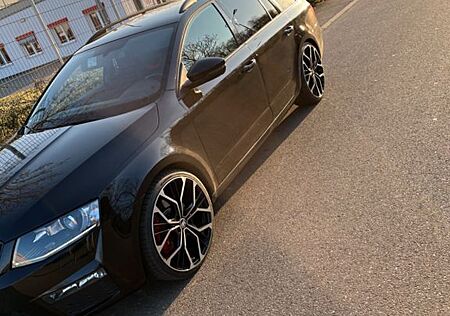 Skoda Octavia 2.0 TDI DSG RS Combi RS