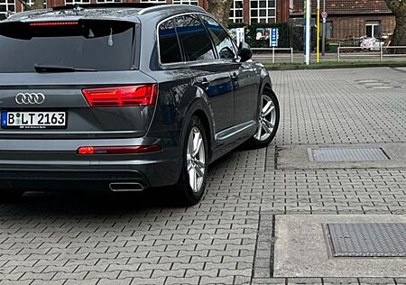 Audi Q7 e-tron 3.0 TDI quattro tiptronic -