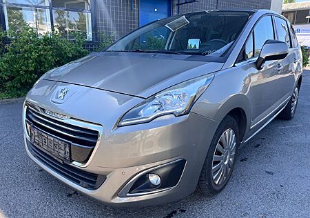 Peugeot 5008 1.6 AHK PDC Sitzh Tempo Head Up Display