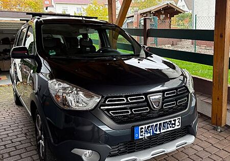 Dacia Lodgy gebraucht kaufen Dacia Lodgy TCe 130 GPF Stepway Plus+AHK+Zusatzfedern+