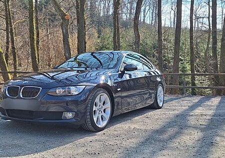 BMW 325i Coupé - bj.08 Benzin, HU NEUTop erhalten