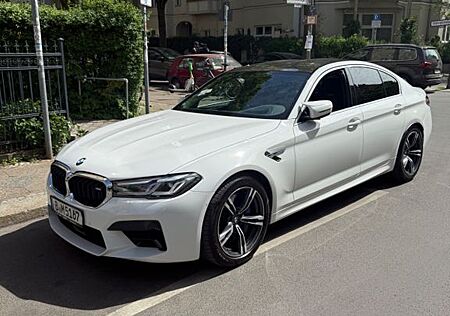 BMW M5 xDrive A