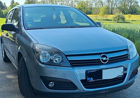 Opel Astra H Lim. Basis