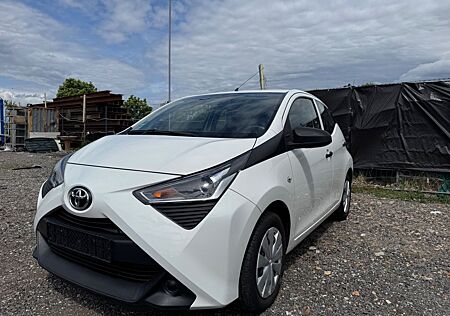 Toyota Aygo (X) Aygo (X) 1,0-l-VVT-i Team Deutschland