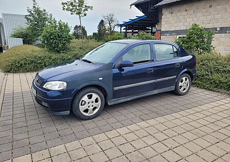 Opel Astra 1.2 -