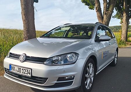 VW Golf Volkswagen 1.6 TDI BlueMotion Comfortline Variant ...