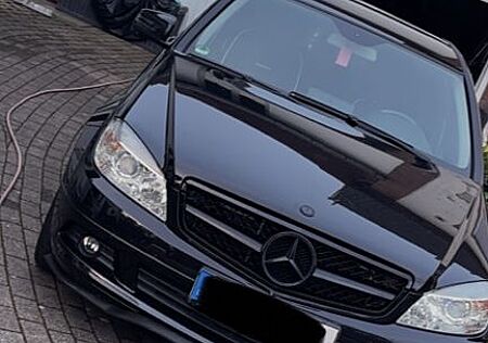 Mercedes-Benz C 180 CGI BlueEFFICIENCY Autom. -