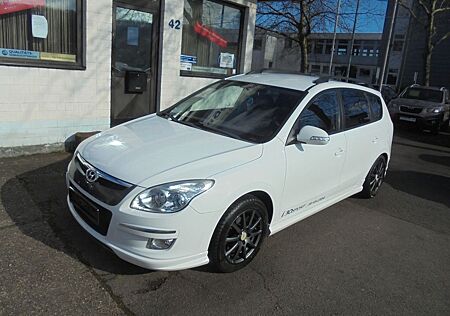 Hyundai i30 CW 2.0 CRDi Premium"KLIMATR.-LEDER-AHK"