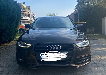 Audi A4 2.0 TDI 140kW multitronic S line S line