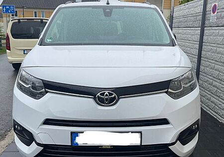 Toyota Pro Ace Proace City 1,5-l-D-4D 96kW L2 Lounge Auto 7...