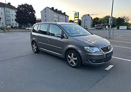 VW Touran Volkswagen 2.0 TDI DSG DPF Highline Highline